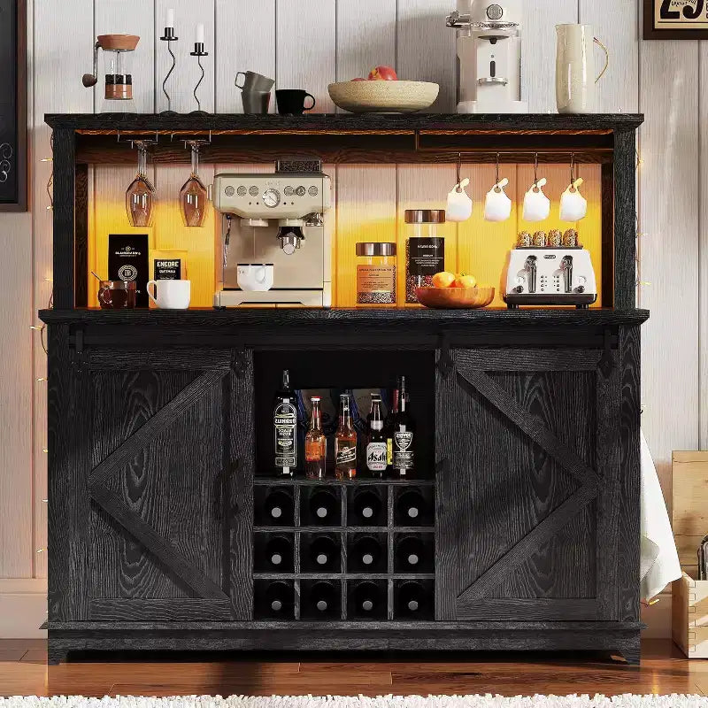 Mobiletto/Credenza da Caffè da 55 Pollici con Anta Scorrevole a Fienile, Design con Illuminazione d'Esposizione e Hub Multifunzione, Porta Calici per Sala da Pranzo
