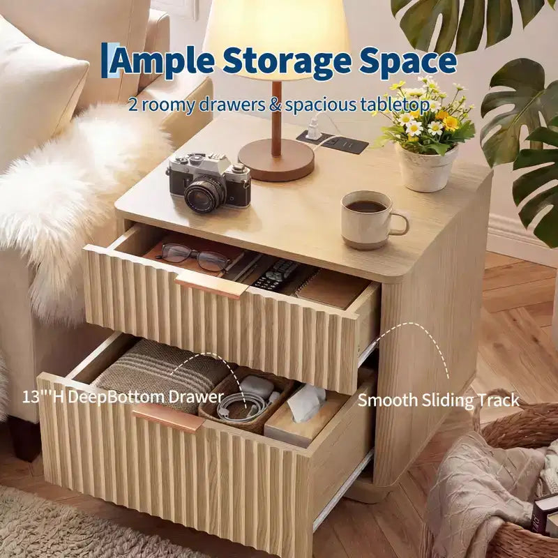 Comodino scanalato con stazione di ricarica, Comodino a 2 cassetti Mid-Century da 23 pollici, Tavolino moderno curvo per camera da letto e soggiorno